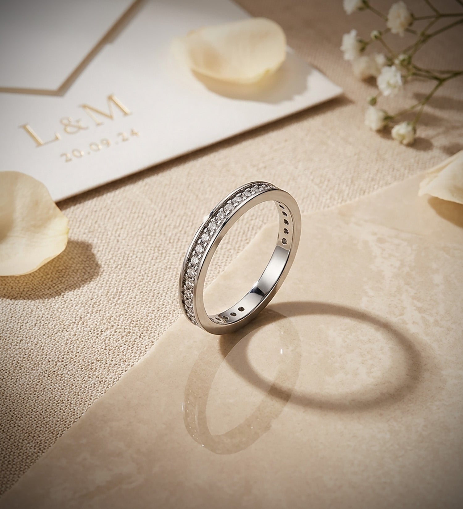 18K Beyaz Altın 2,5MM Zirkonya Çivili Yarım Alyans
