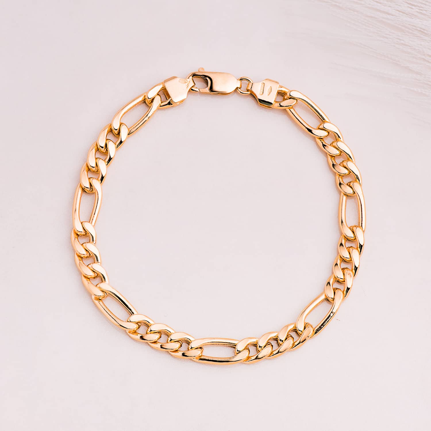 18K Bracelet Figaro 3X1 en Or Jaune. Largeur : 6,6 mm Longueur : 21 Cm