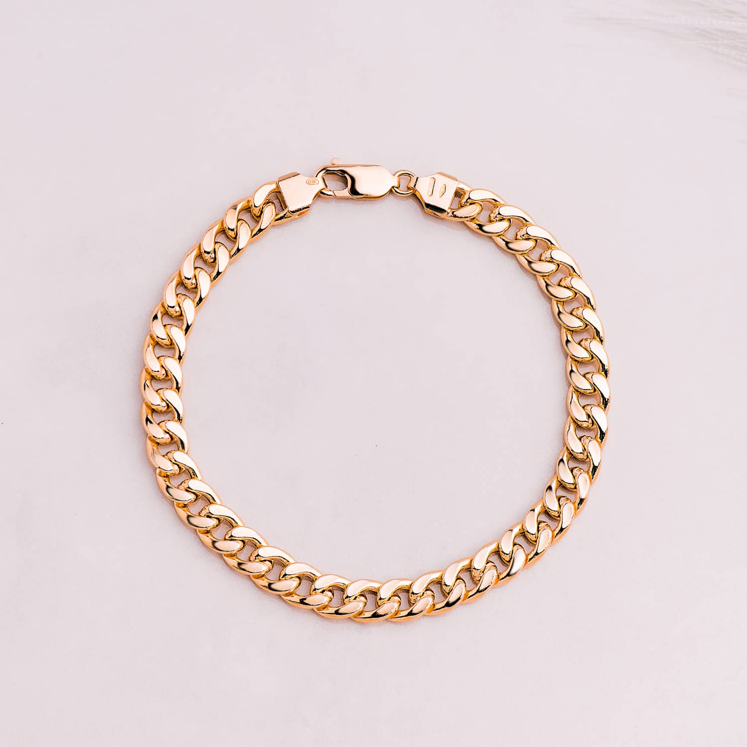 18K Bracelet Gourmette Creux en Or Jaune. Largeur 6.8 mm Longueur : 21 Cm