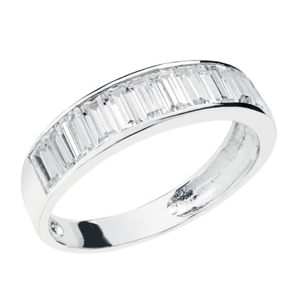 Ring i 9K hvidguld med zirconia i skinnebredde: 4,5 mm