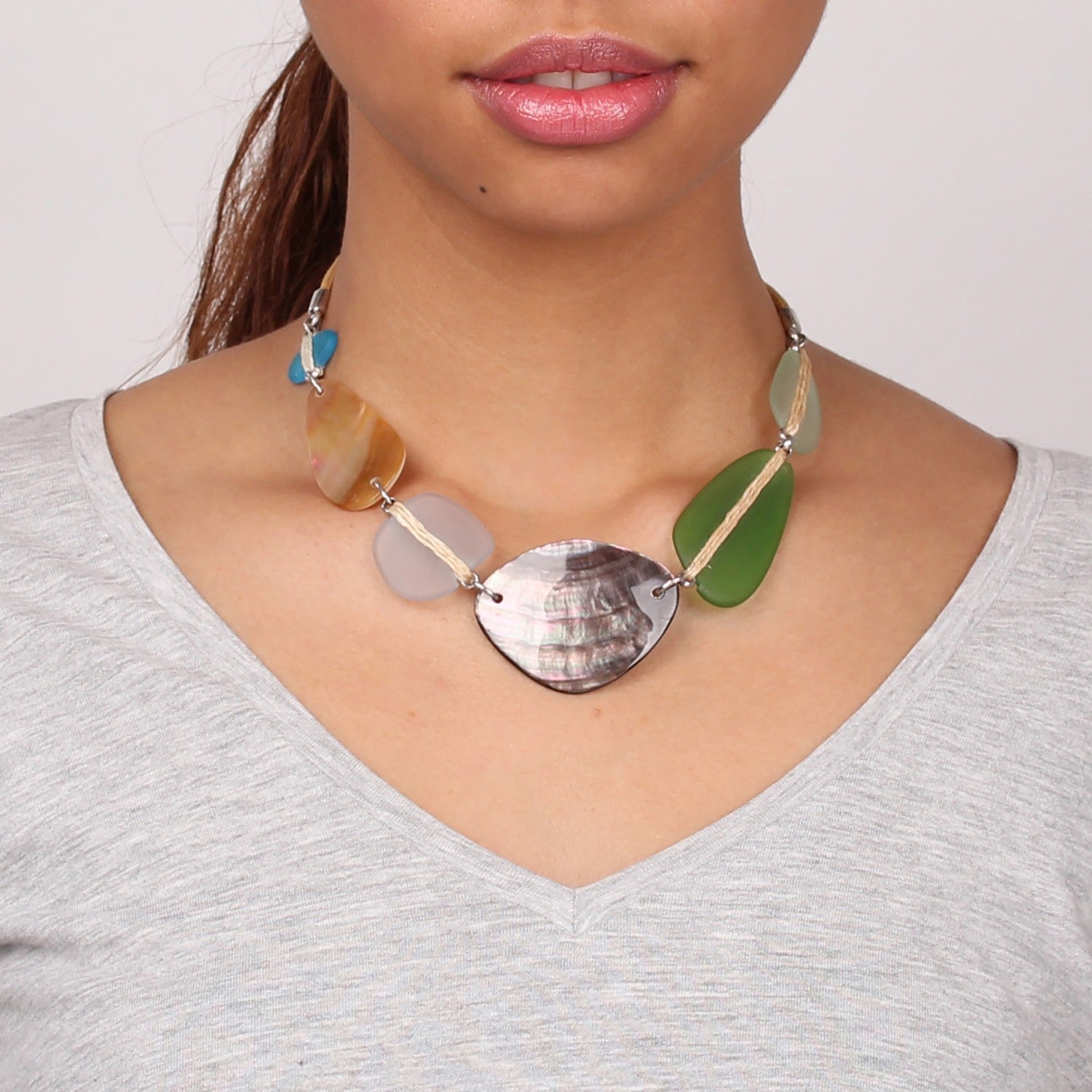 Détail nacre naturelle 15--28091 Nature Bijoux