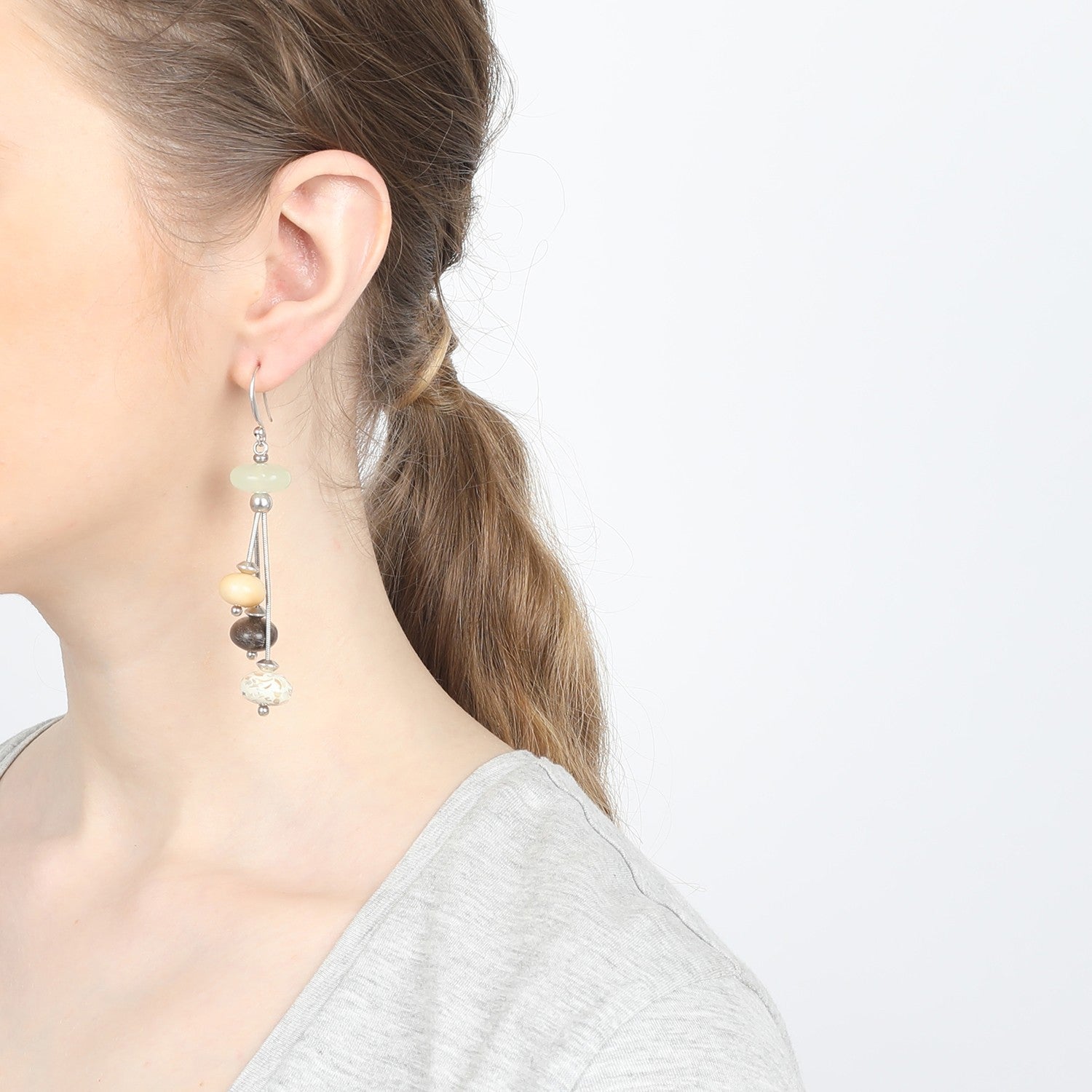 Détail boucles d'oreilles Galets 4 galets 12--75120 Nature Bijoux