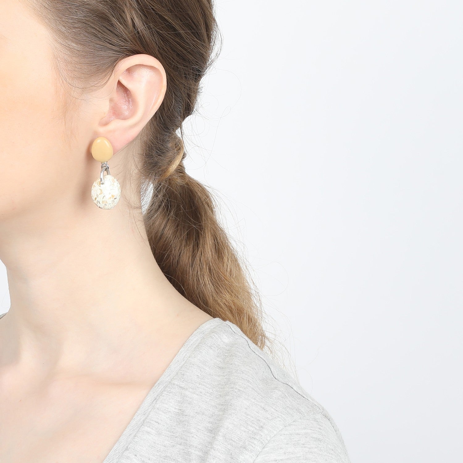 Détail boucles d'oreilles Galets graines 12--75125