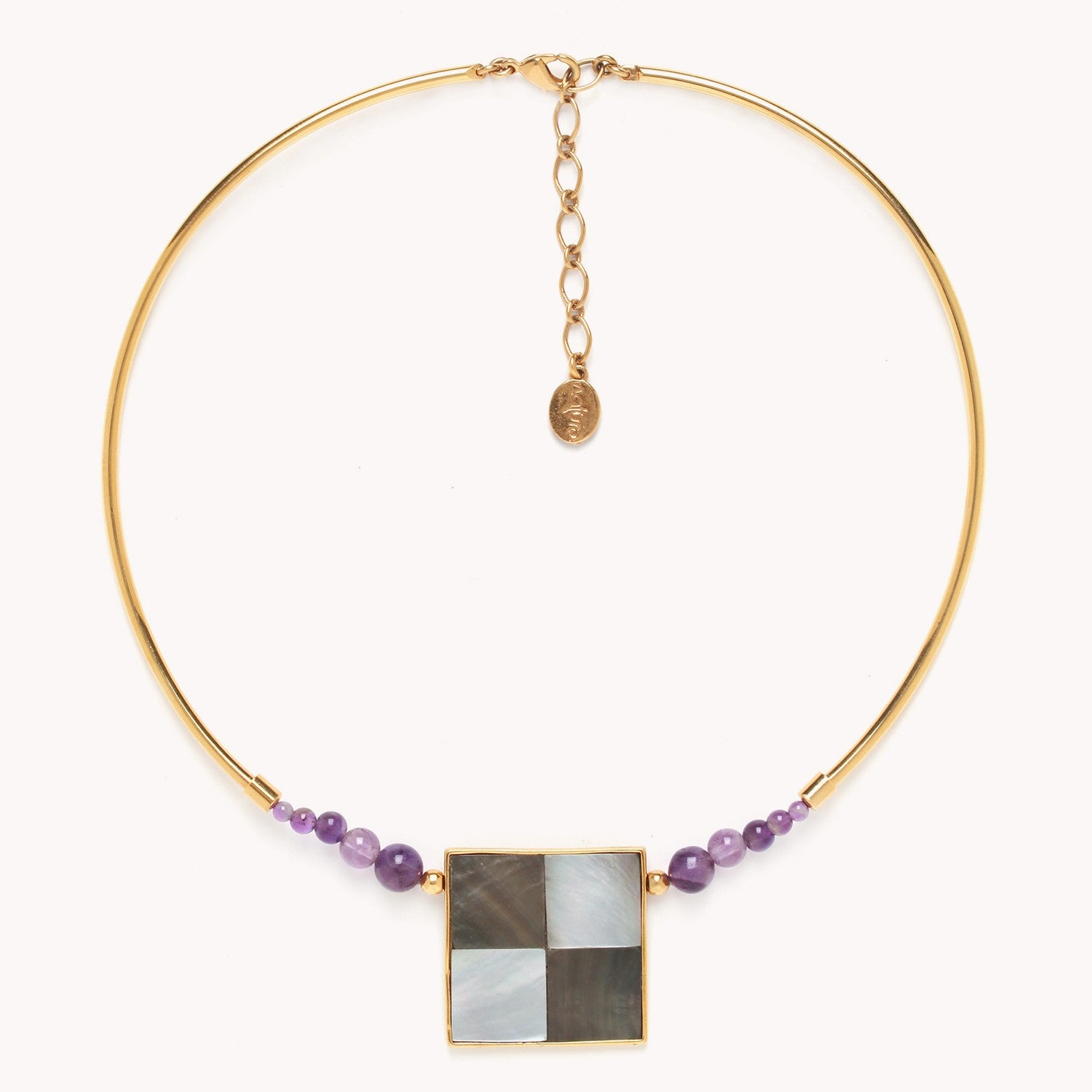 Détail porté collier torque 15--41520 Nature Bijoux