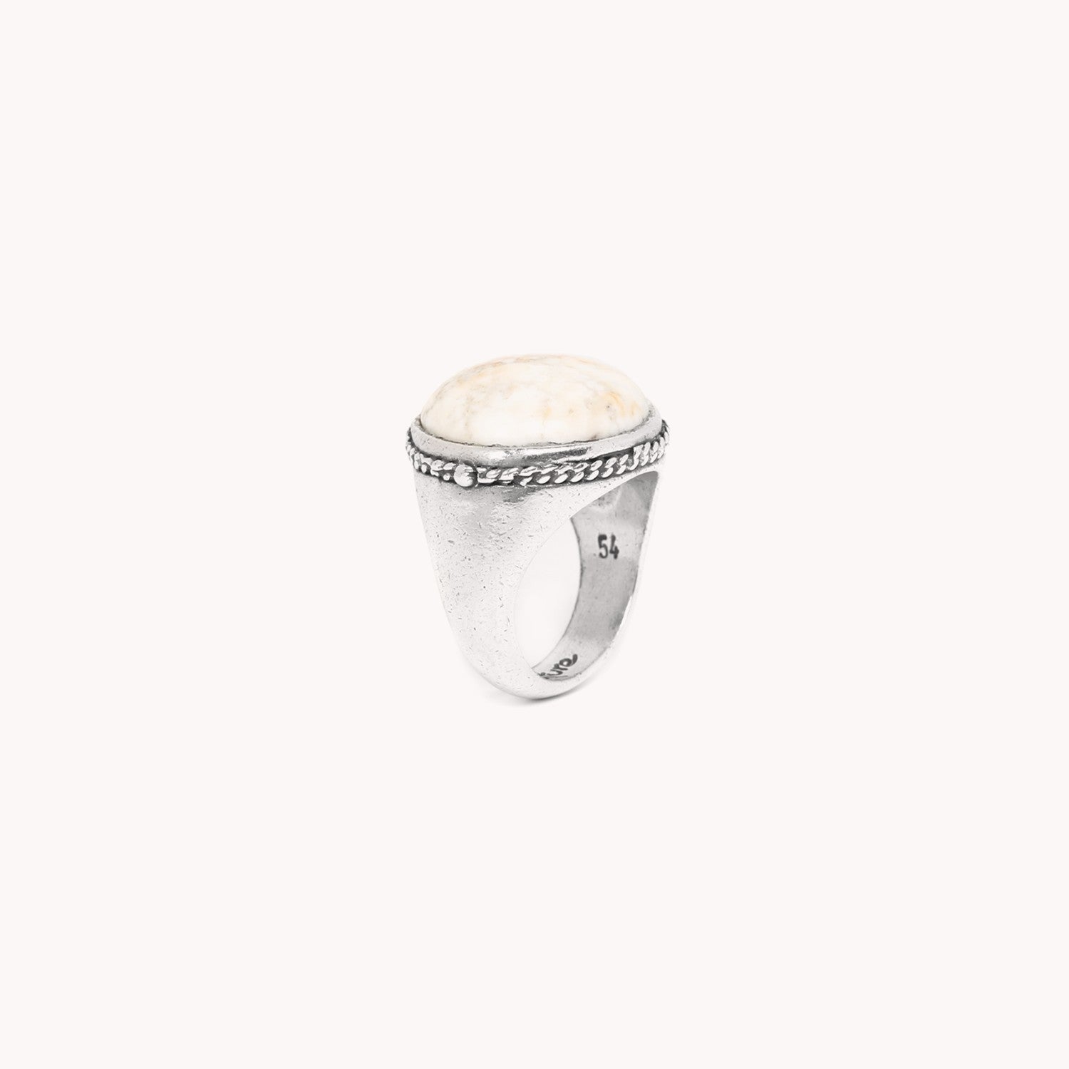 Détail howlite écru bague ronde 19--24522