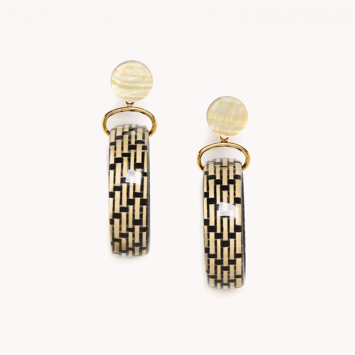 Boucles d'oreilles Madam Bogolan nacre dorée laiton 12CP78762 Nature Bijoux