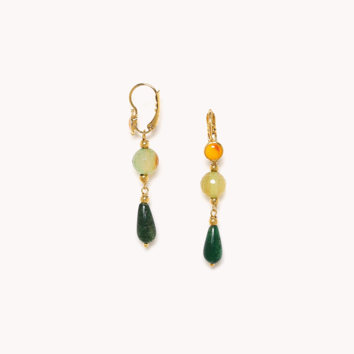 Détail dormeuse jade 12CP79067 Nature Bijoux