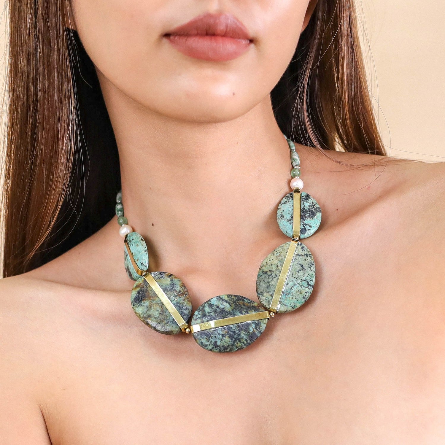 Détail perles turquoise africaine 15--43331 Nature Bijoux
