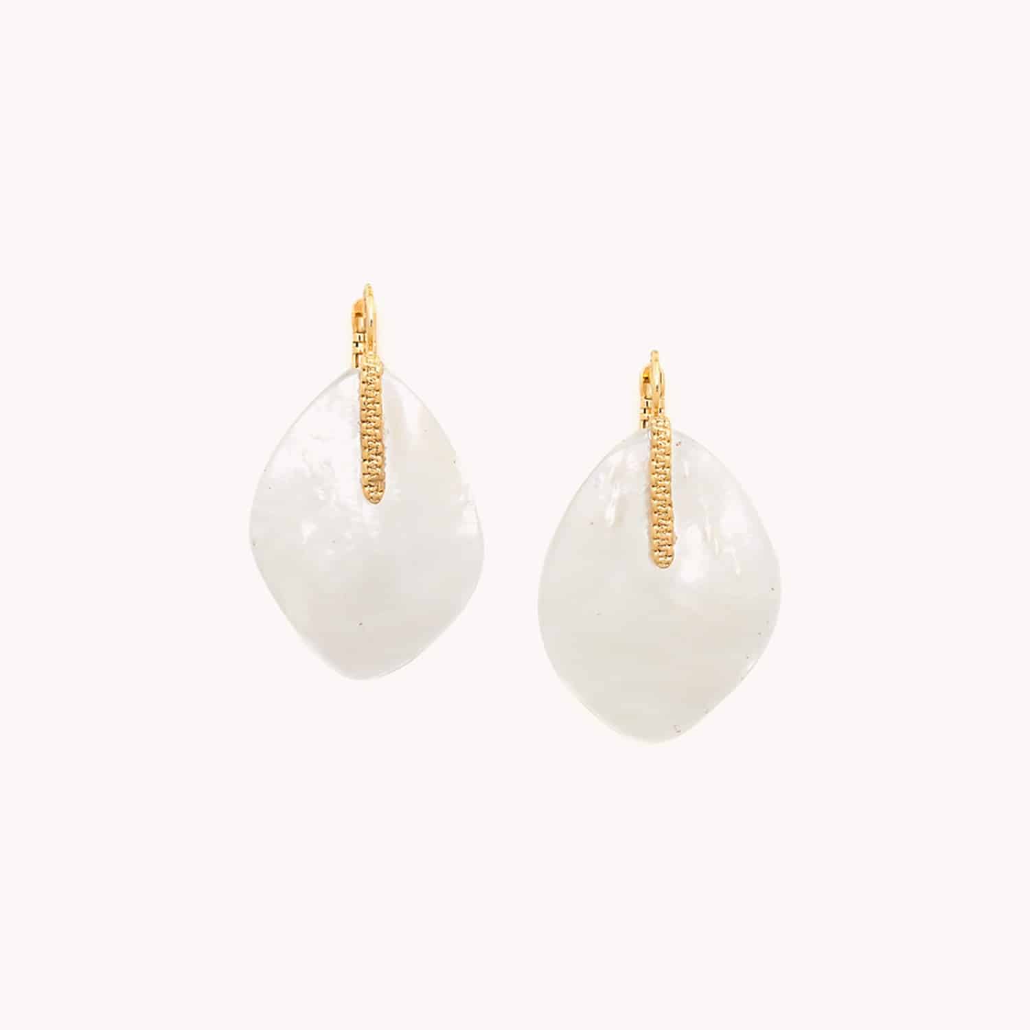 Boucles d'oreilles Broceliande nacre blanche 12--79911 Nature Bijoux