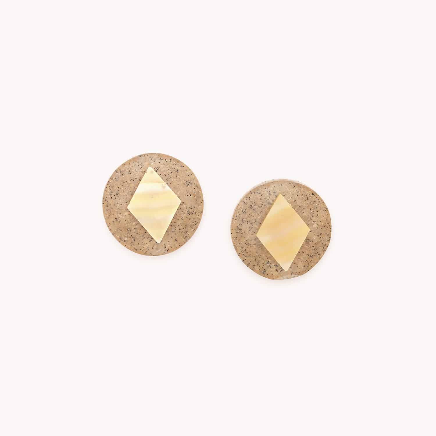 Boucles d'oreilles Golden Hour nacre dorée laiton 12--79923 Nature Bijoux
