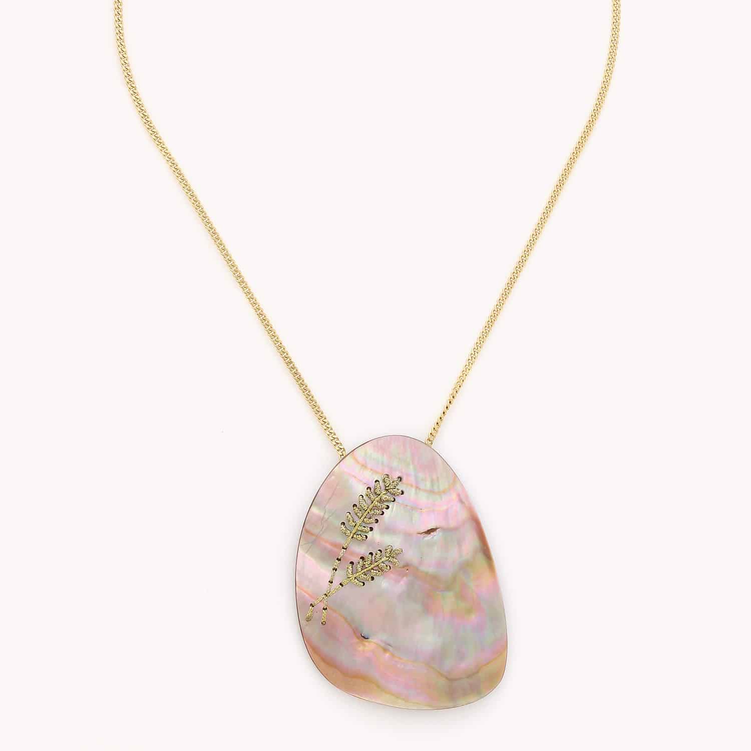 Collier Calliope Nacre brune 15--43404 Nature Bijoux