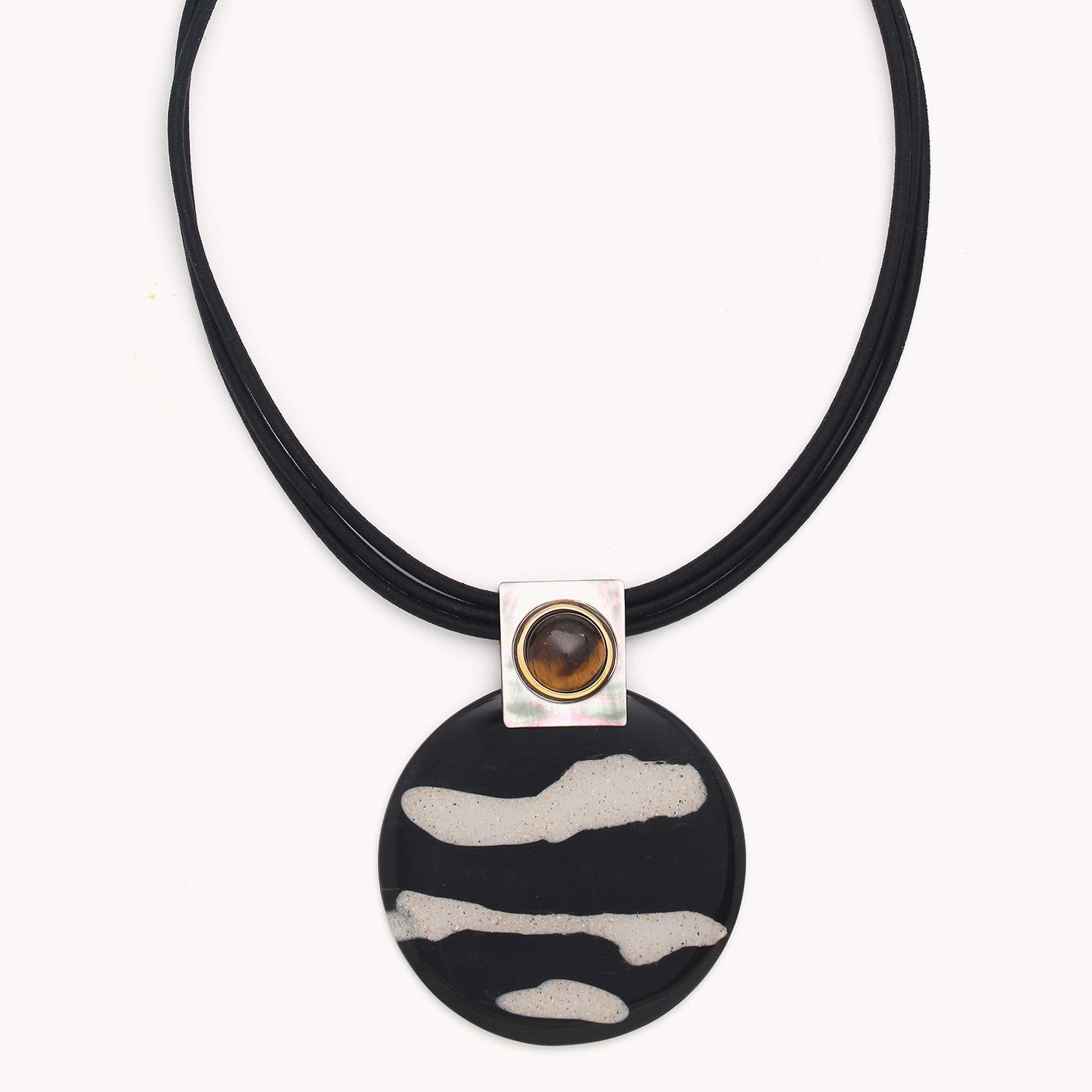 Collier Nature Bijoux Zebra petit pendentif rond œil de tigre corne nacre 15CP43301