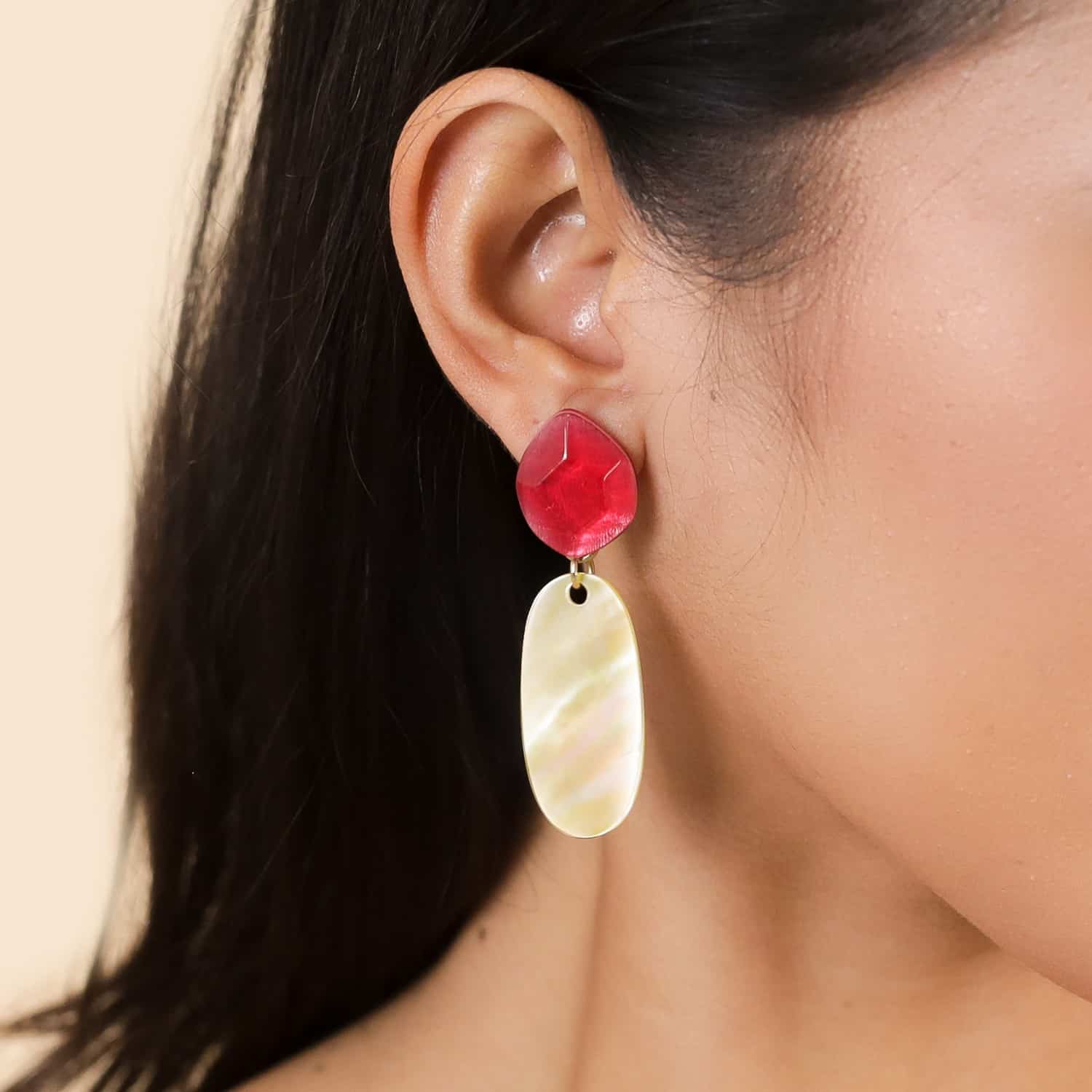 Détail nacre dorée et rubis boucles d'oreilles 12--90467 Nature Bijoux