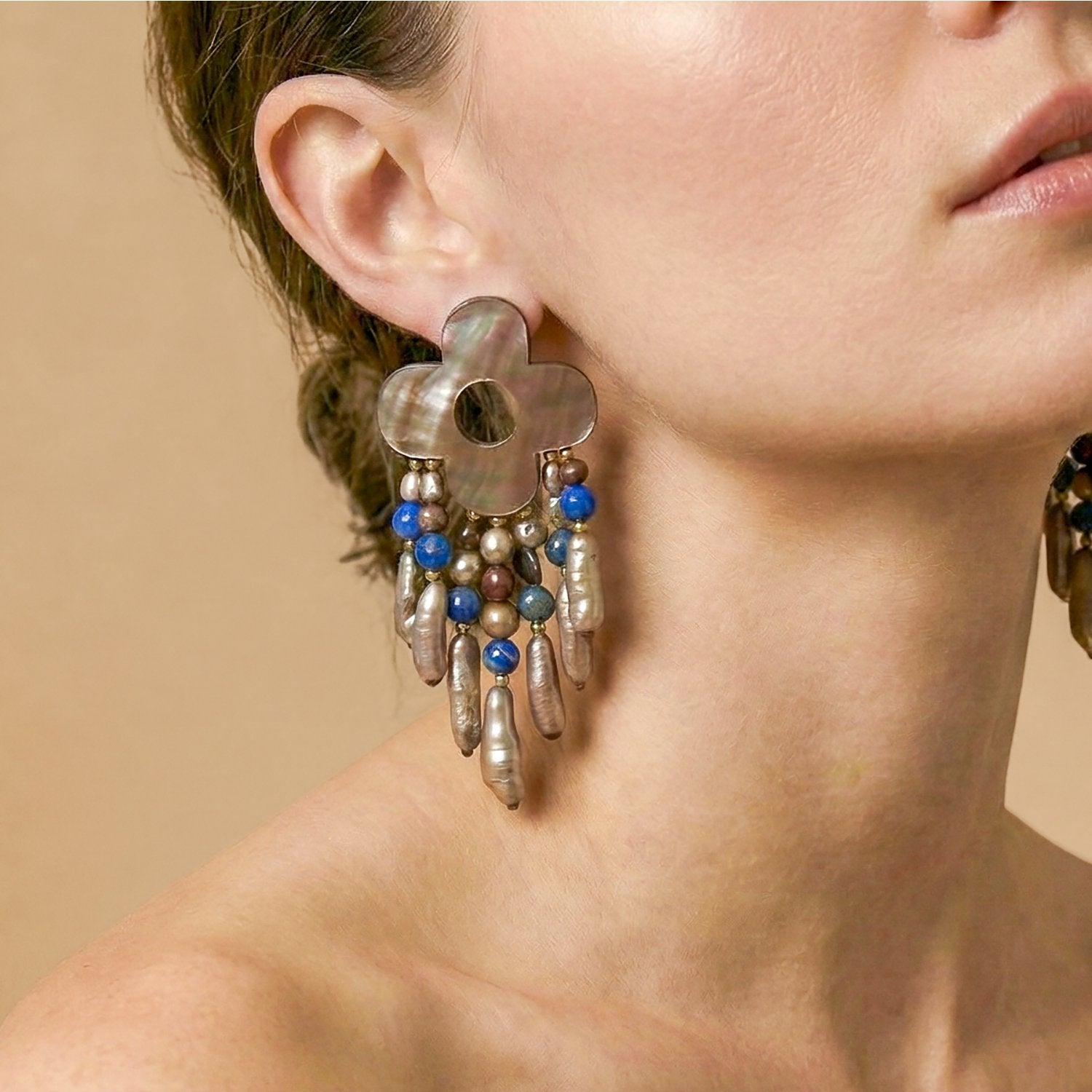 Boucles d'oreilles Montmartre porté détail matières 12--90690 Nature Bijoux