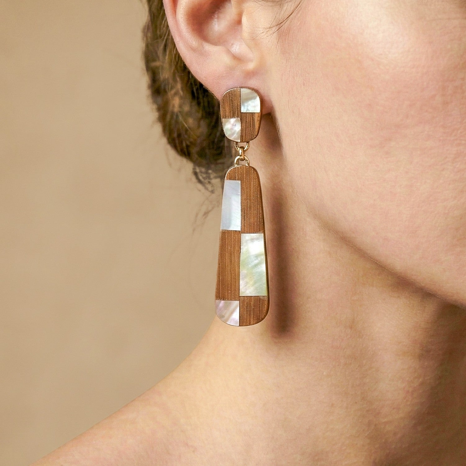 Détail bois et nacre perlière 12--90863 Nature Bijoux