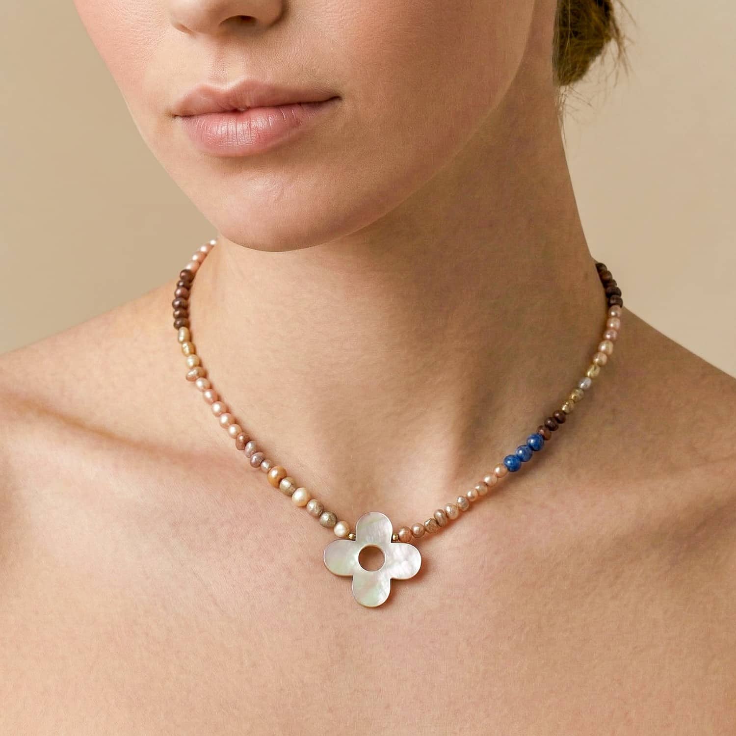 Détail nacre brune pendentif 15--43861 Nature Bijoux