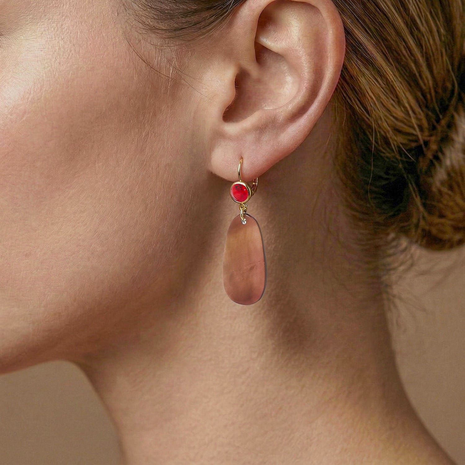 Boucles d'oreille Pacifico porté détail nacre 12--90822 Nature Bijoux