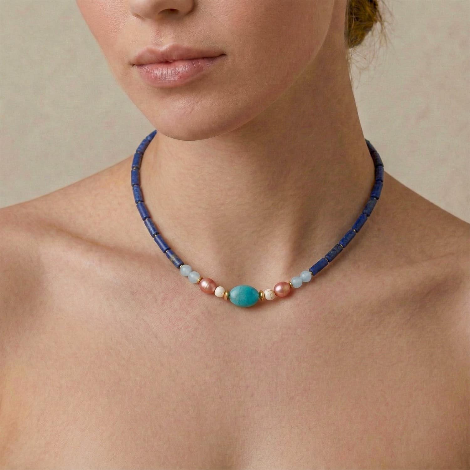 Collier porté détails pierres 15--43870 Nature Bijoux