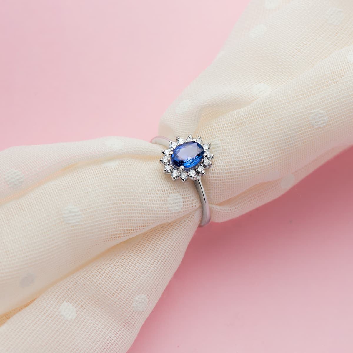 18K vitguld Ring Diamanter och Safir Diffusion 7X5 mm 0,98 QTS0,290 Qts VS2-G 11,5X9,5 mm