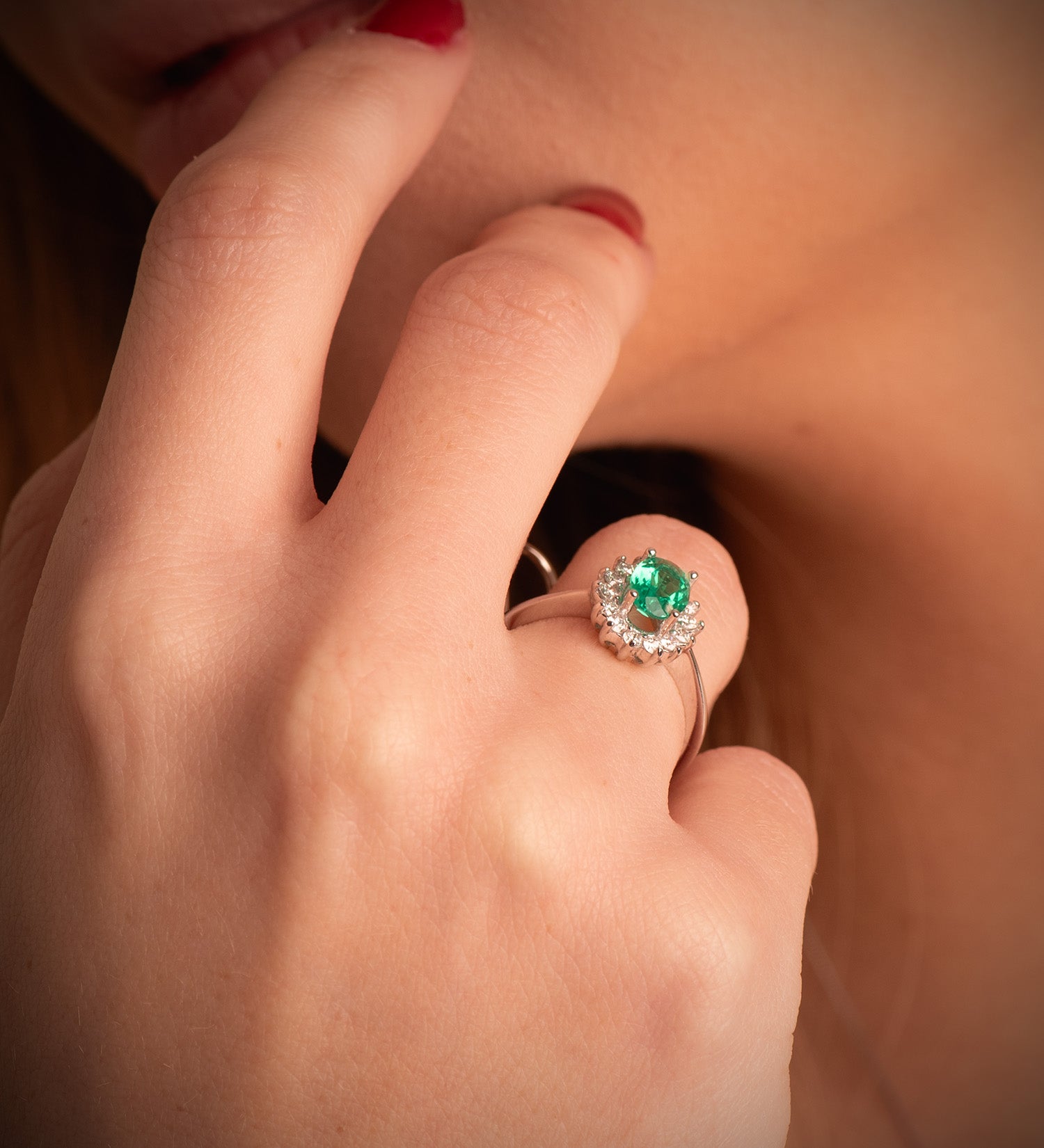 Emerald Ring 18K hvidguld 075 Qts diamanter 0,290 Qts Si-h
