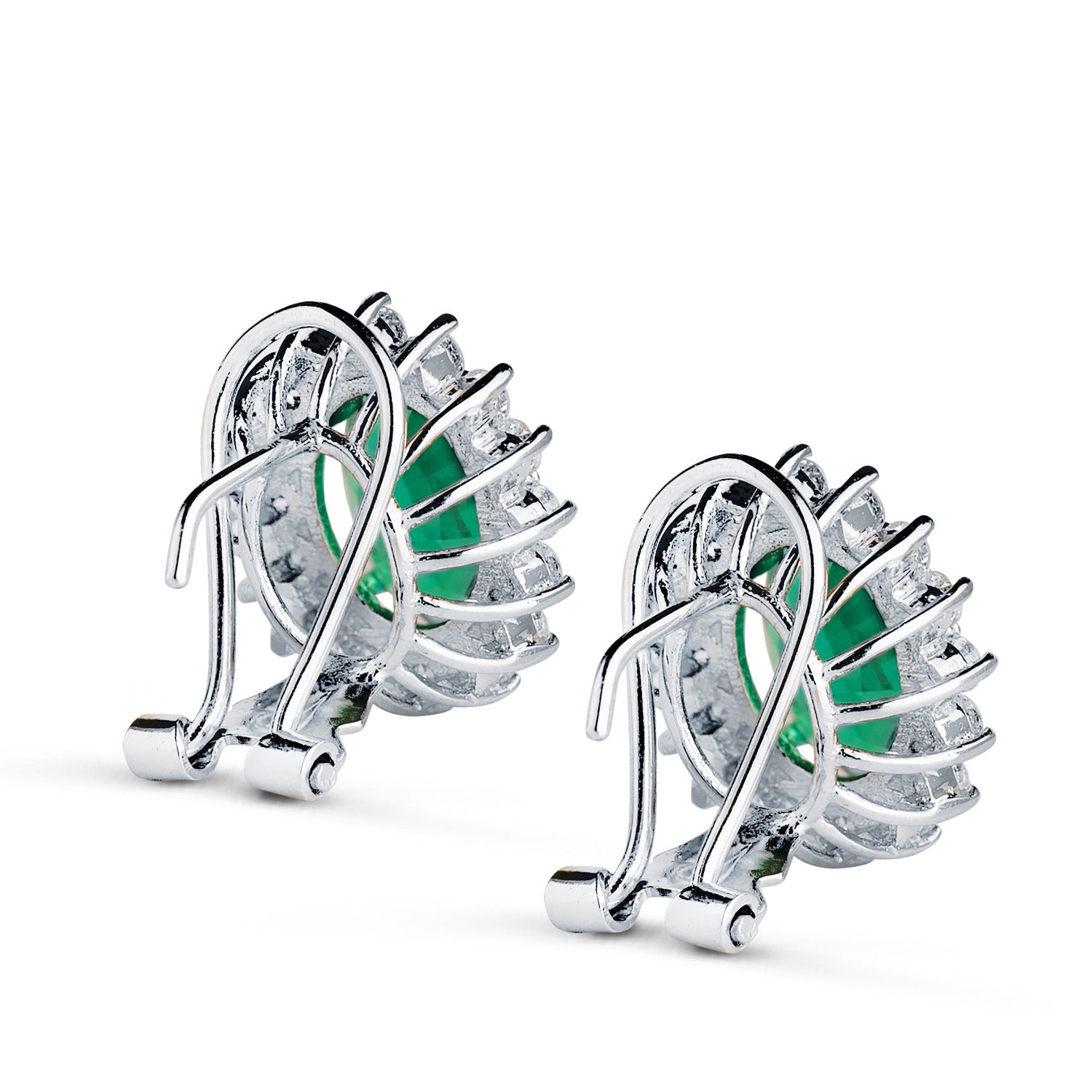 Øredobber i 18K hvitt gull 32 Lab-diamanter og smaragd 9X7 mm 3,62 Qts 1,12 Qts VS2-G Omega-lås 14X12 mm