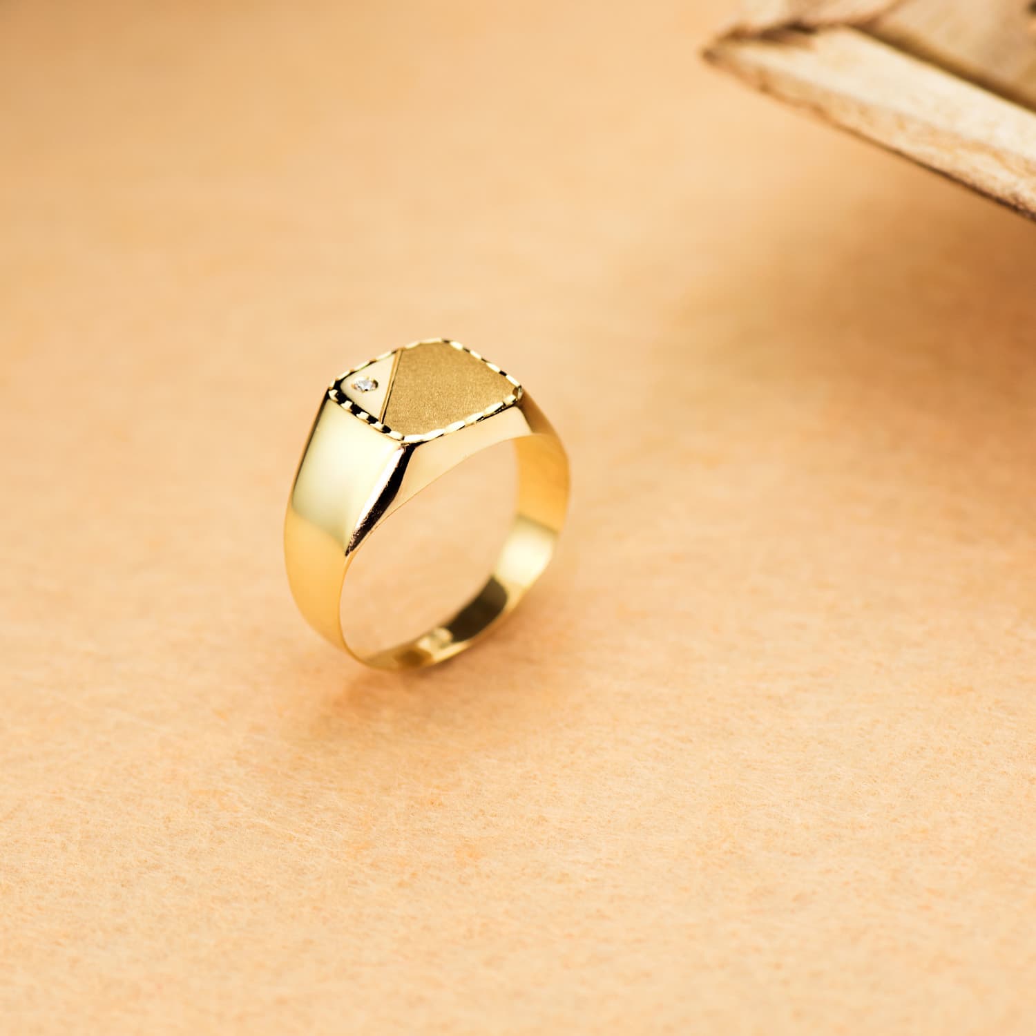 18K Chevalière Homme en Or Jaune Zircon 12 X 11 mm