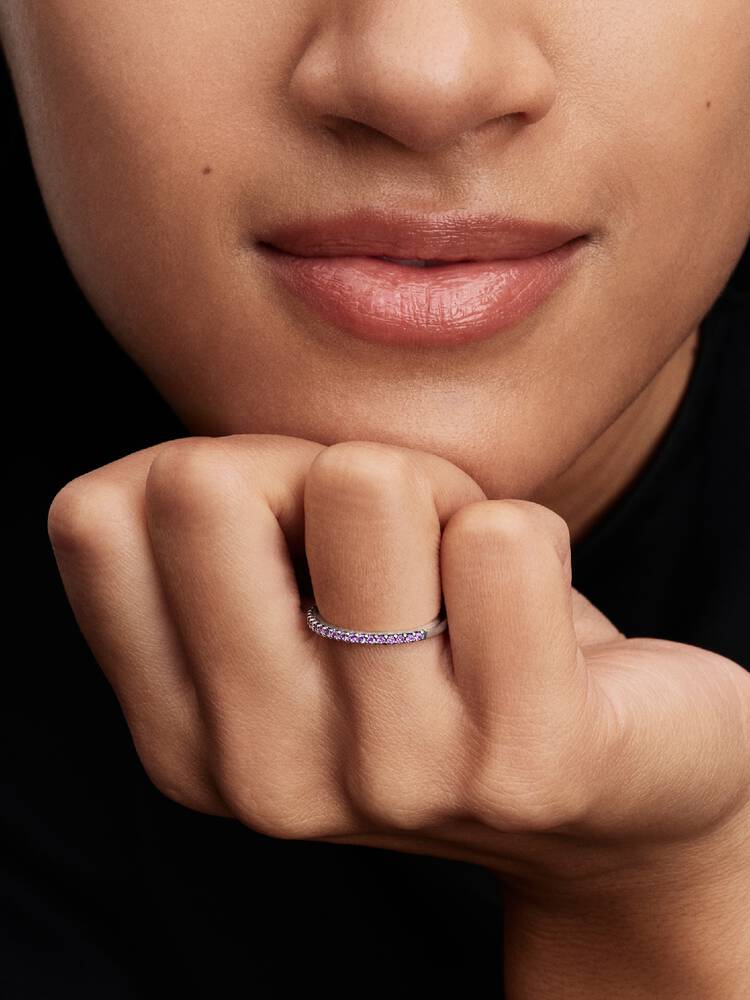 Bague Pandora - Anneau Demi-Éternité Violet Scintillant | 192999C04