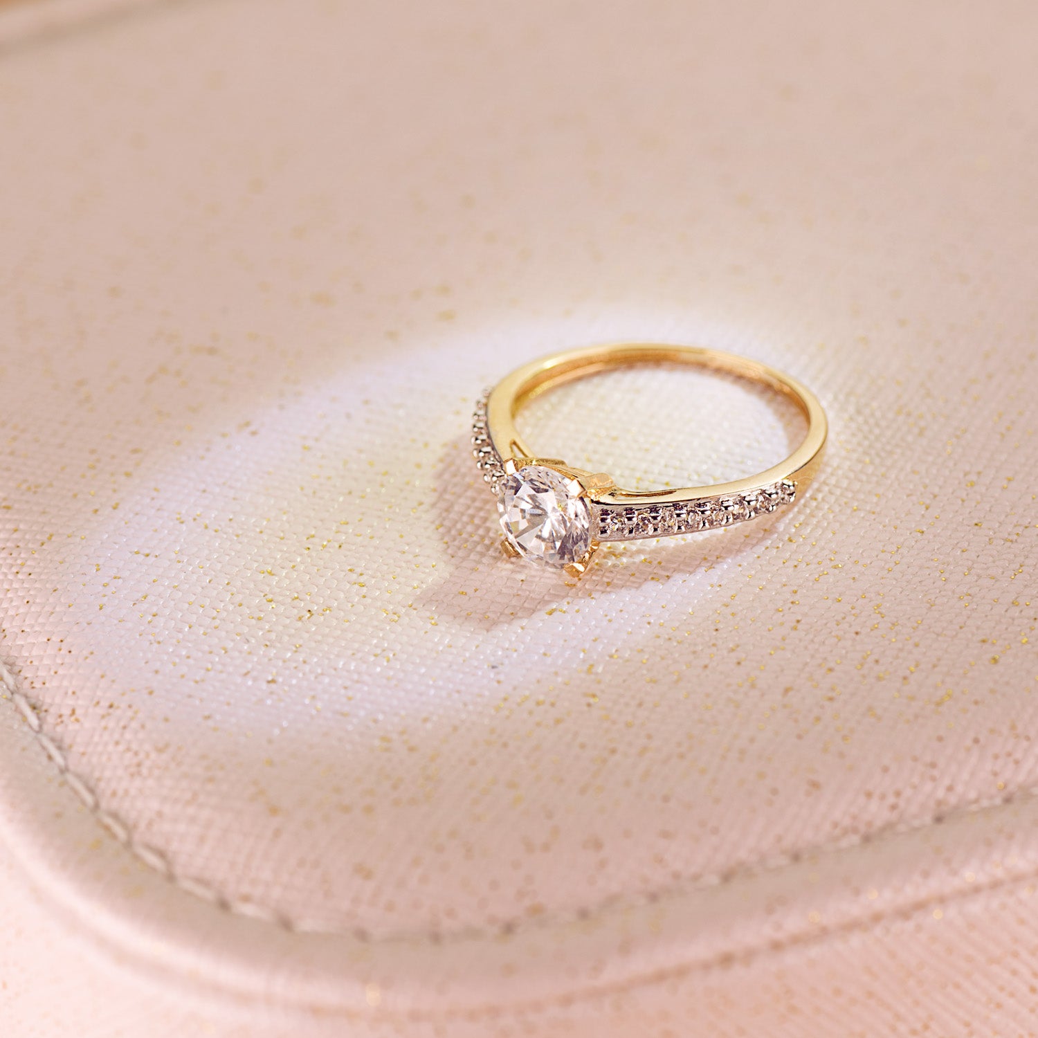 18K Bague Solitaire Zircon en Or
