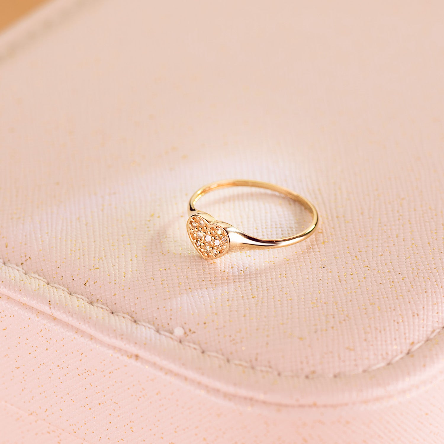 18K gul guld kvinders hjerte signetring med zirkoner 9X8 mm