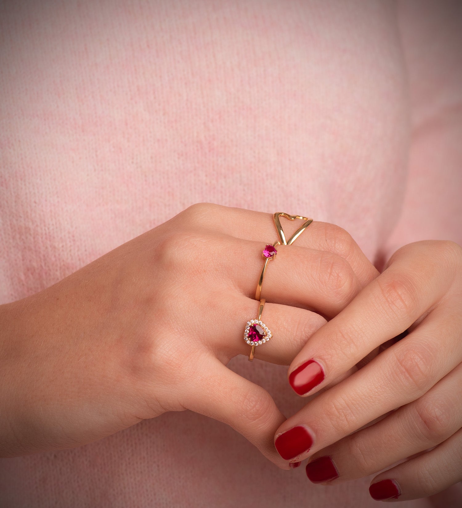 18K Yellow Gold Ring Ruby Corundum Heart Reconstructed 5X5 mm with Zircon Width: 8X8 mm