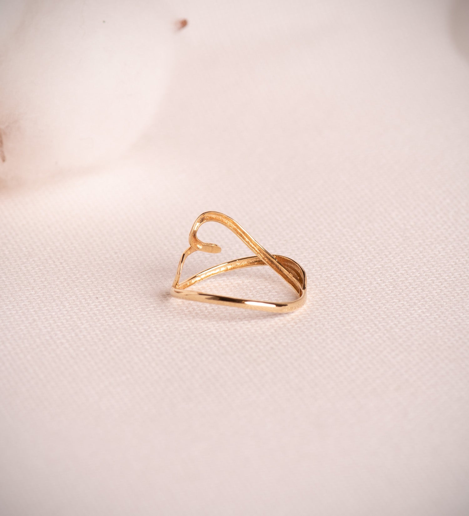 Bague en Or Jaune 18K Croix C?ur en Finition Brillante Largeur : 12 mm