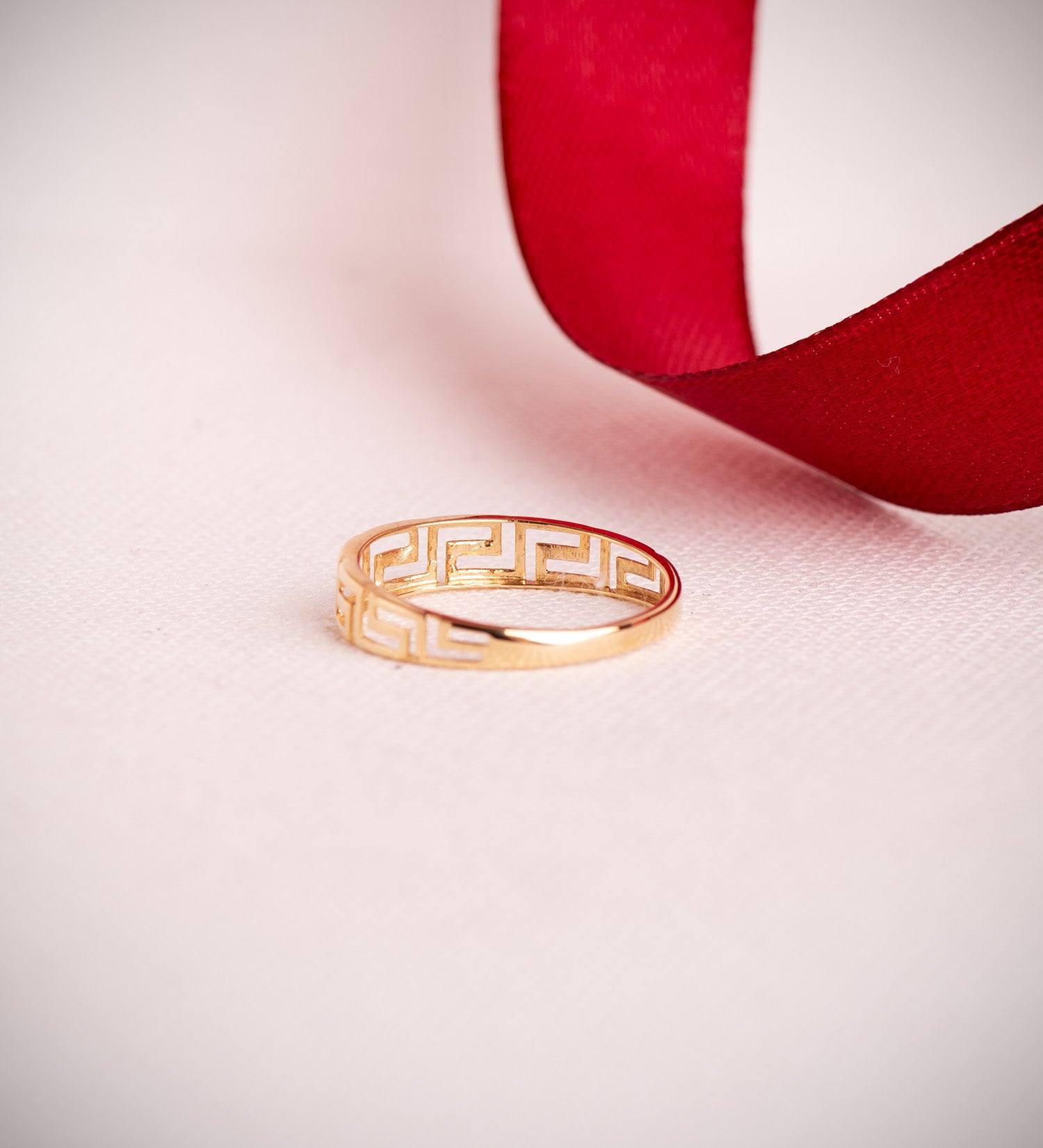 Bague en Or Jaune 18 Carats Lisse et Brillante Ajourée Ajourée en Finition Brillante Largeur : 4 mm