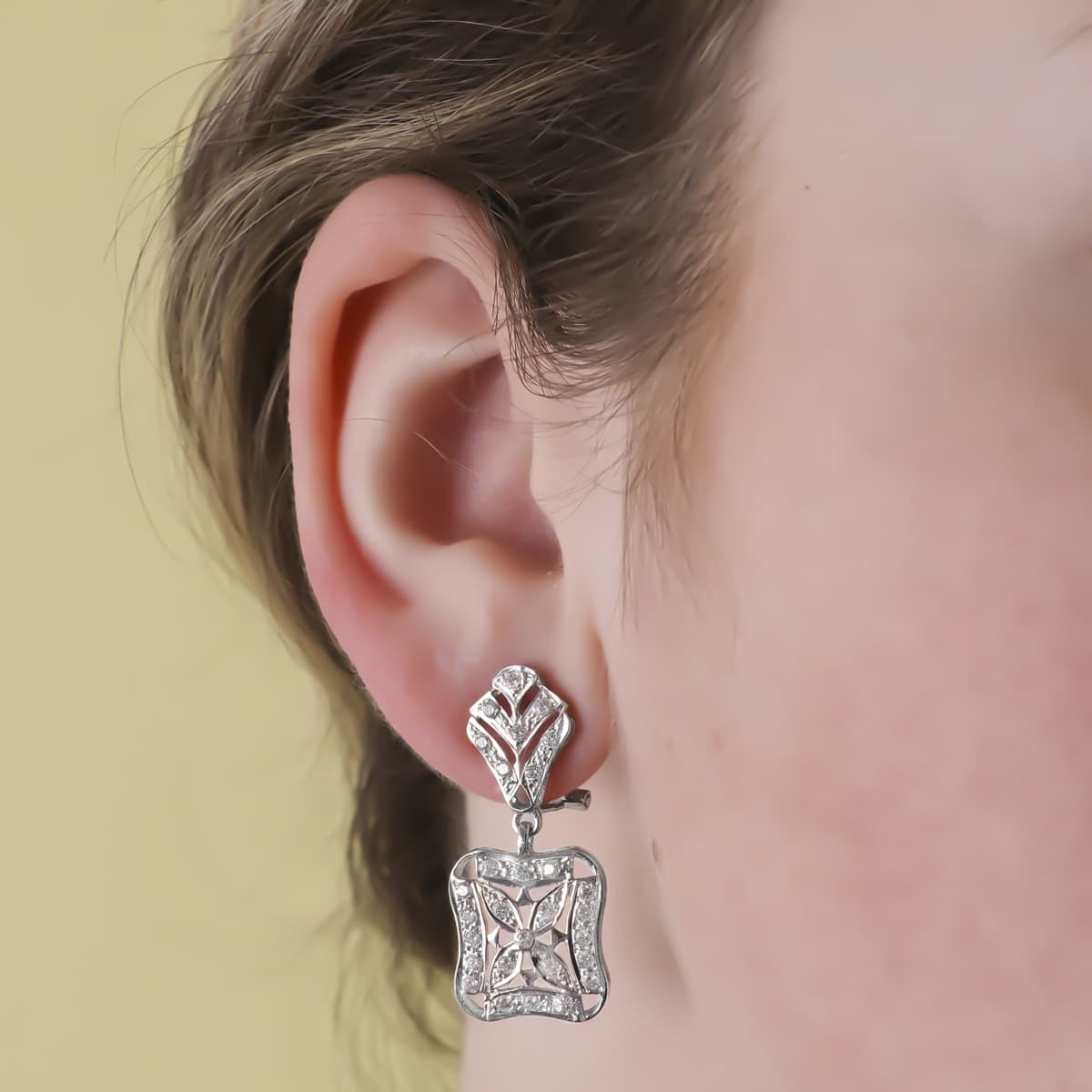 18K White Gold Square Earrings