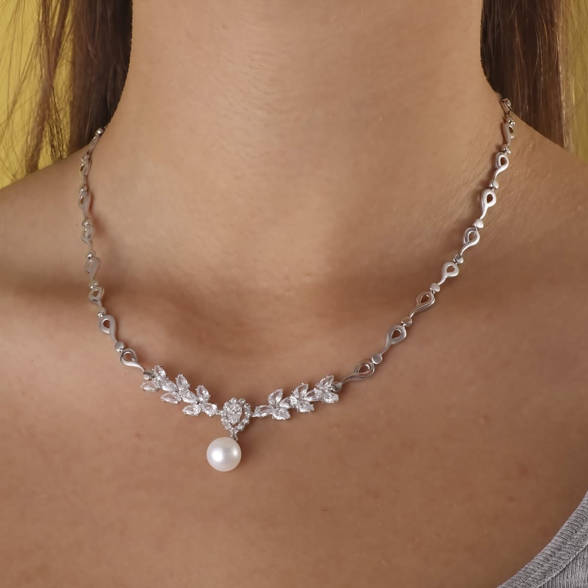18K Collier Perle en Or Blanc 45 Cm. Fermoir Mousqueton