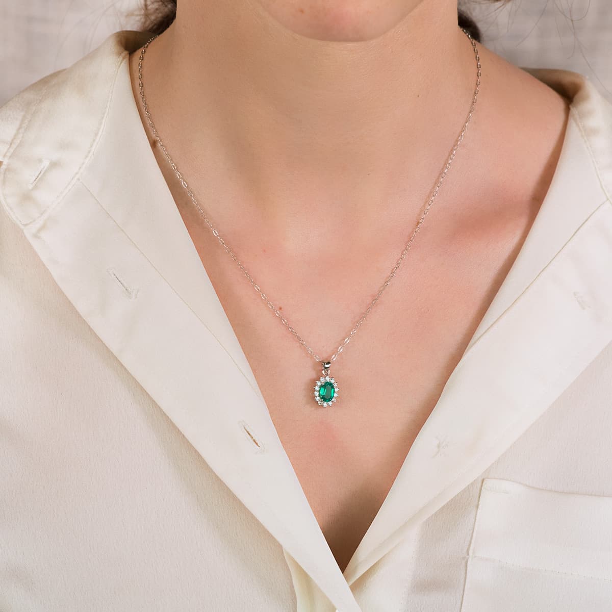 Κρεμαστό 18 καρατίων λευκόχρυσο Emerald 8X6 mm 1,10 Ct 14 Lab Diamonds 0,42 Ct VS2-G 12,5X11 mm