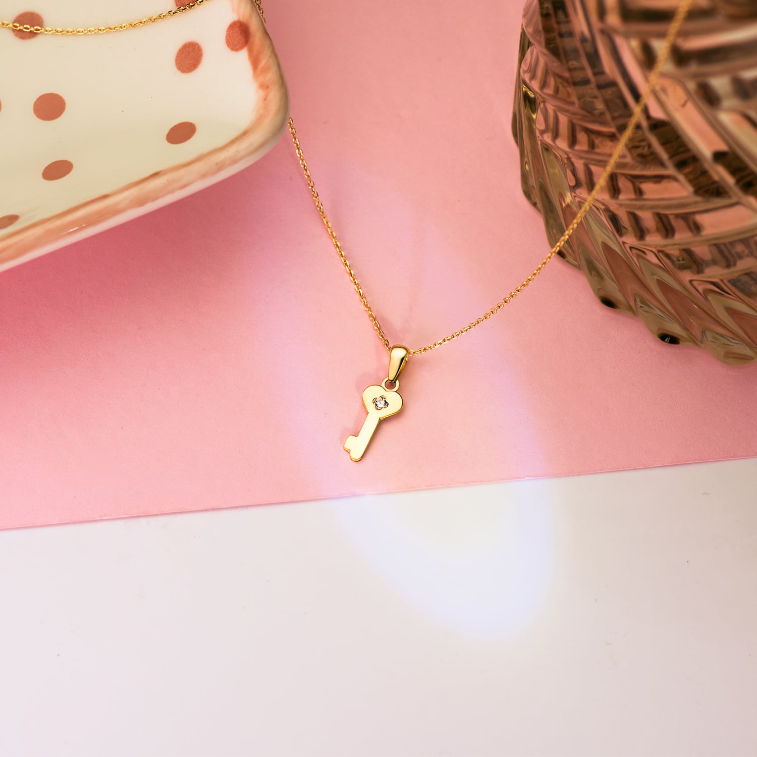 Pendentif Or Jaune 18K Clé Lisse Brillant avec Zircone 14 X 6 mm