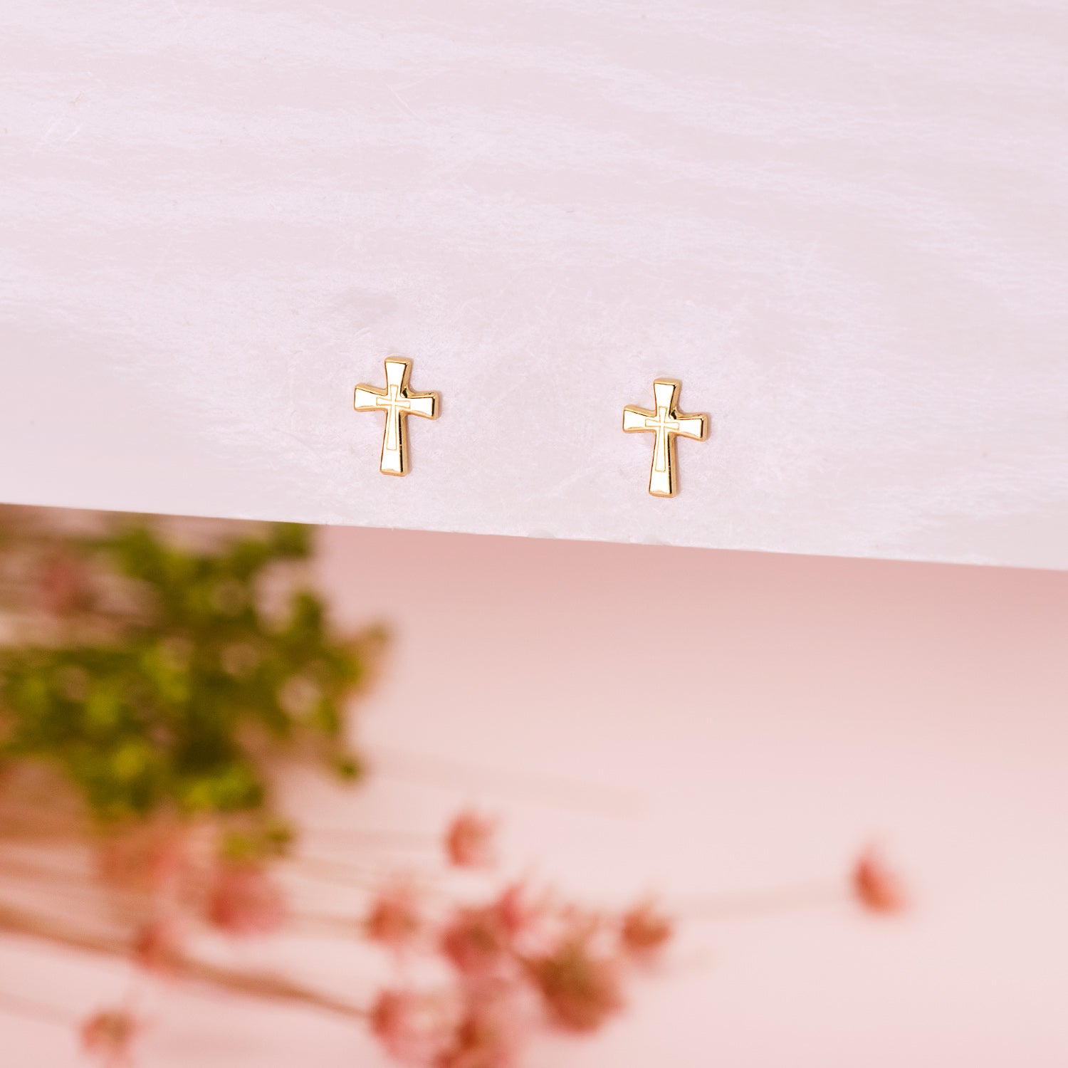 18K Boucles d'oreilles Croix en Or Jaune 6 X 4,5 mm Fermoir Poussettes