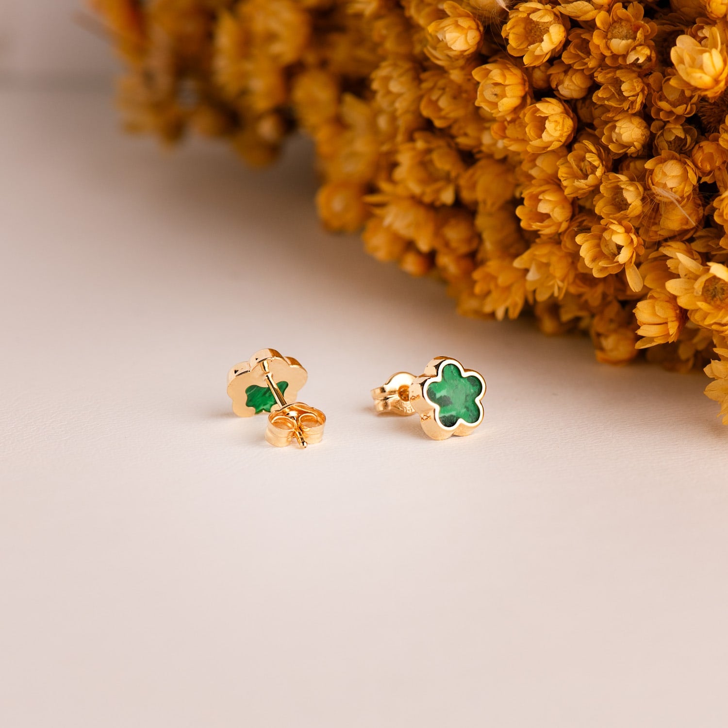 Boucles d'oreilles Fleur en Or Jaune 18K avec Malachite 7X7 mm Fermoir Poussettes Papillon