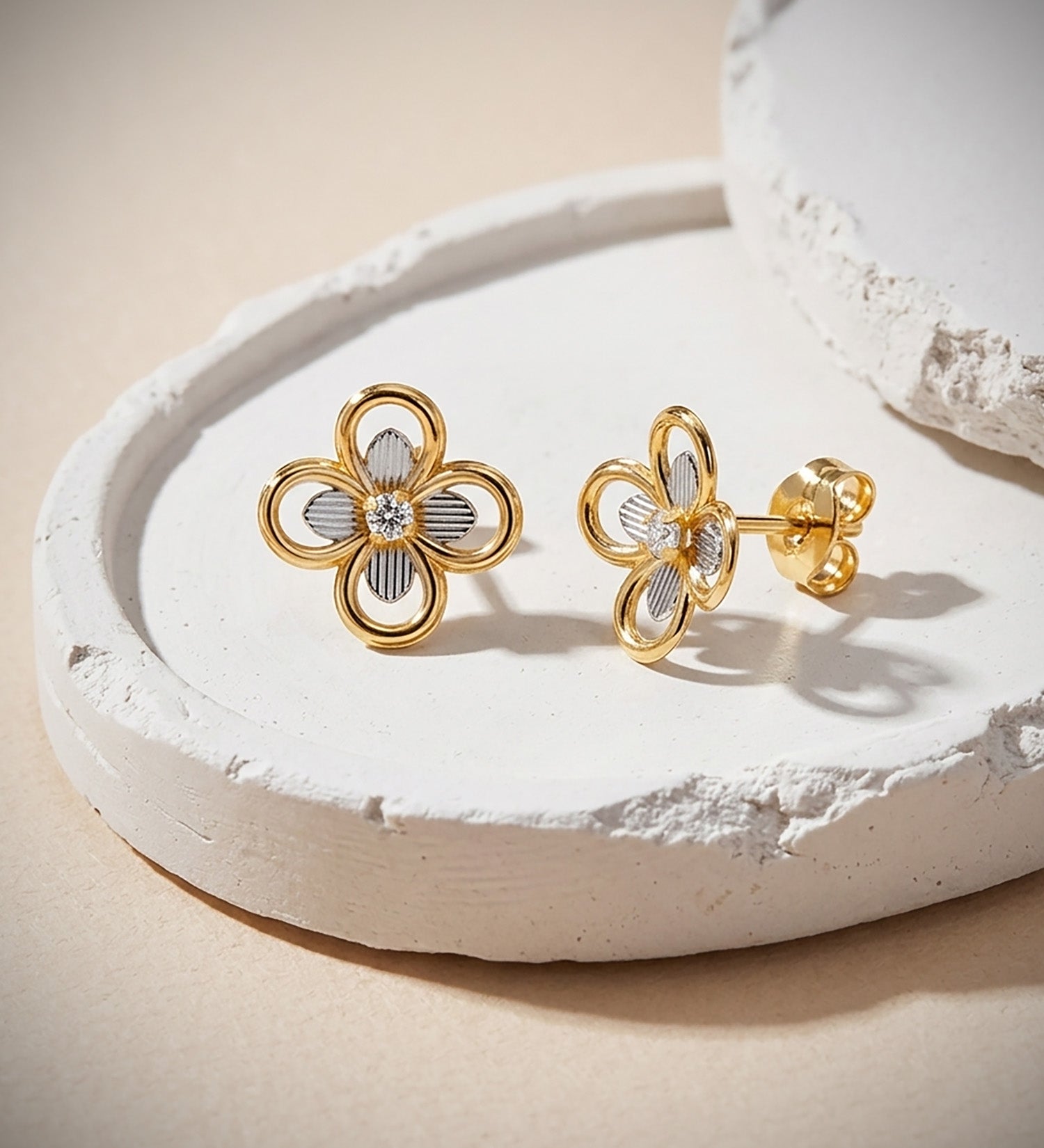 Quatrebol Earrings in 18K Two-tone Gold with Zircon Size: 8X8 mm Butterfly Clasp