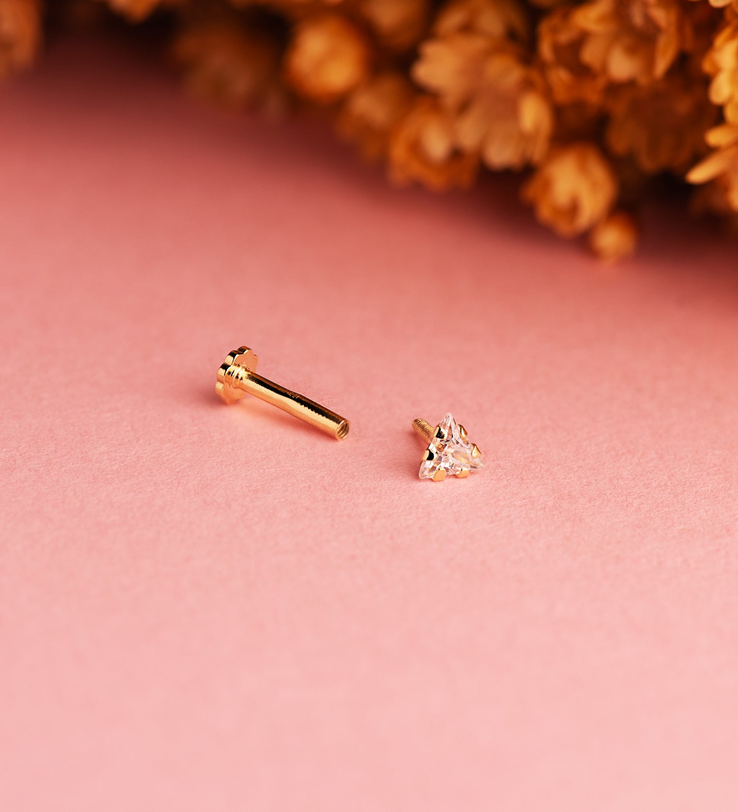 Piercing Doreille en Or Jaune 18K Zircone Jaune Triangle 3,5 X 3,5 mm Barre Épaisse 120 mm Fermoir a Vis