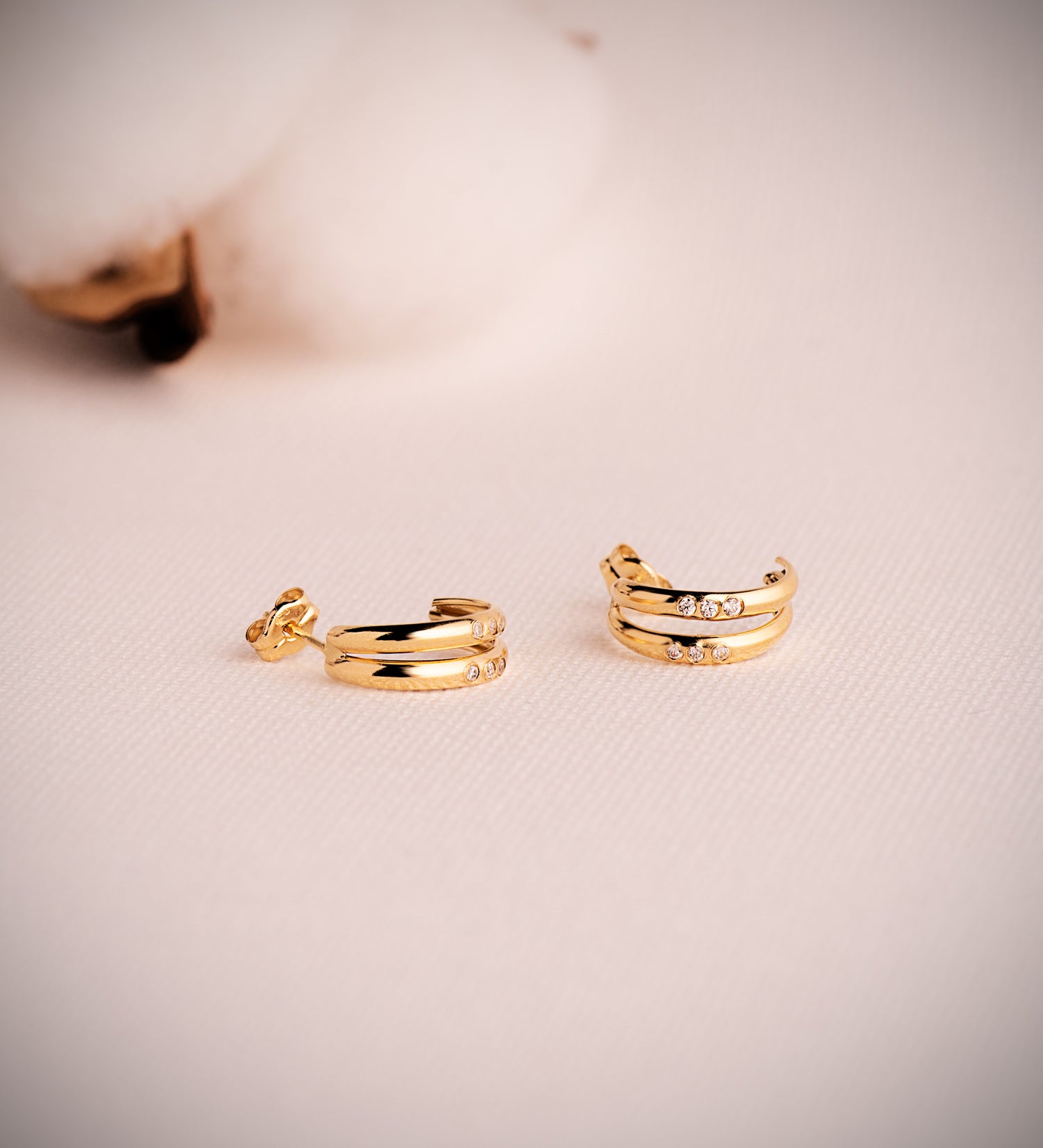 Boucles d'oreilles Doubles en Or Jaune 18K avec Bandes de Zirconium, Taille : 13 X 4,5 Mm, Fermoir à Pression