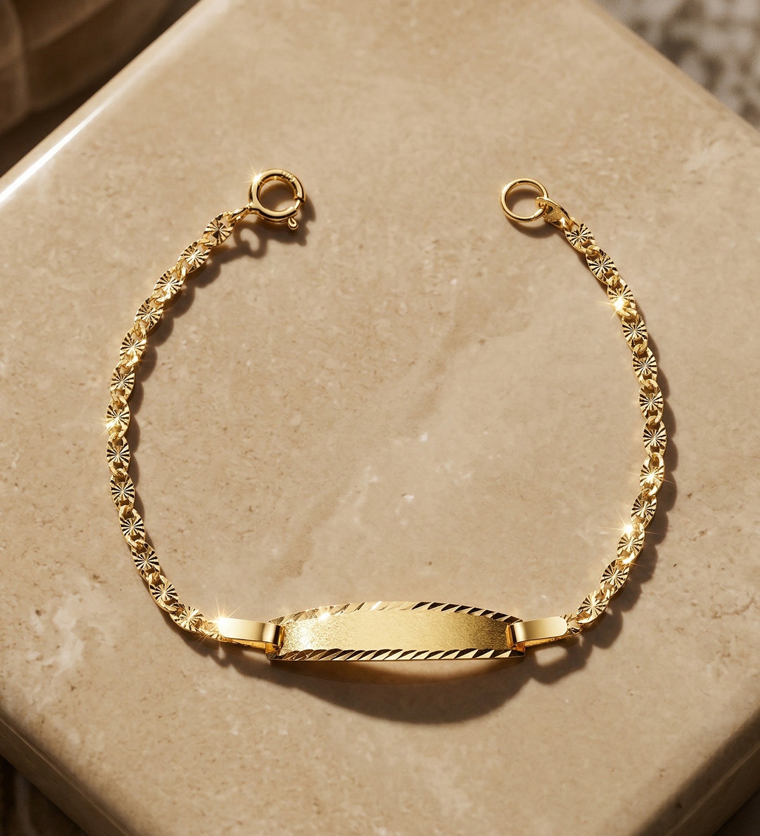 Gourmette en Or Jaune Diamantéesolide 18K Plaque 1,5MM : 19X4MM Longueur 11,5 Cm