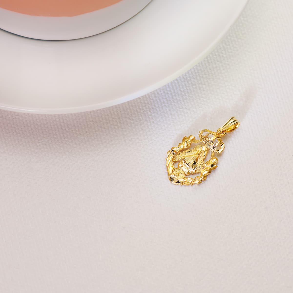 18K Medaille Maagd van de Cabeza 21 X 13 mm