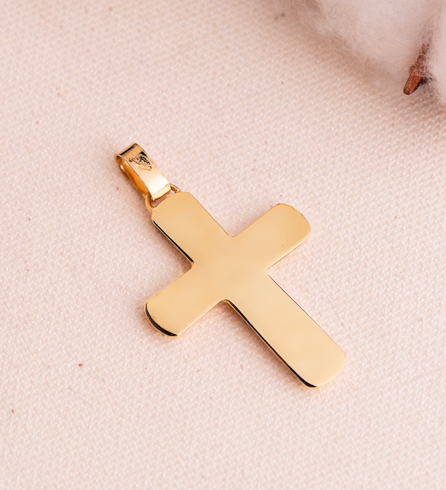 Hollow Cross in 18K Yellow Gold in the Shape of a Shiny Rectangular Stick: 7 x 2.5 mm Size: 38 x 26 mm