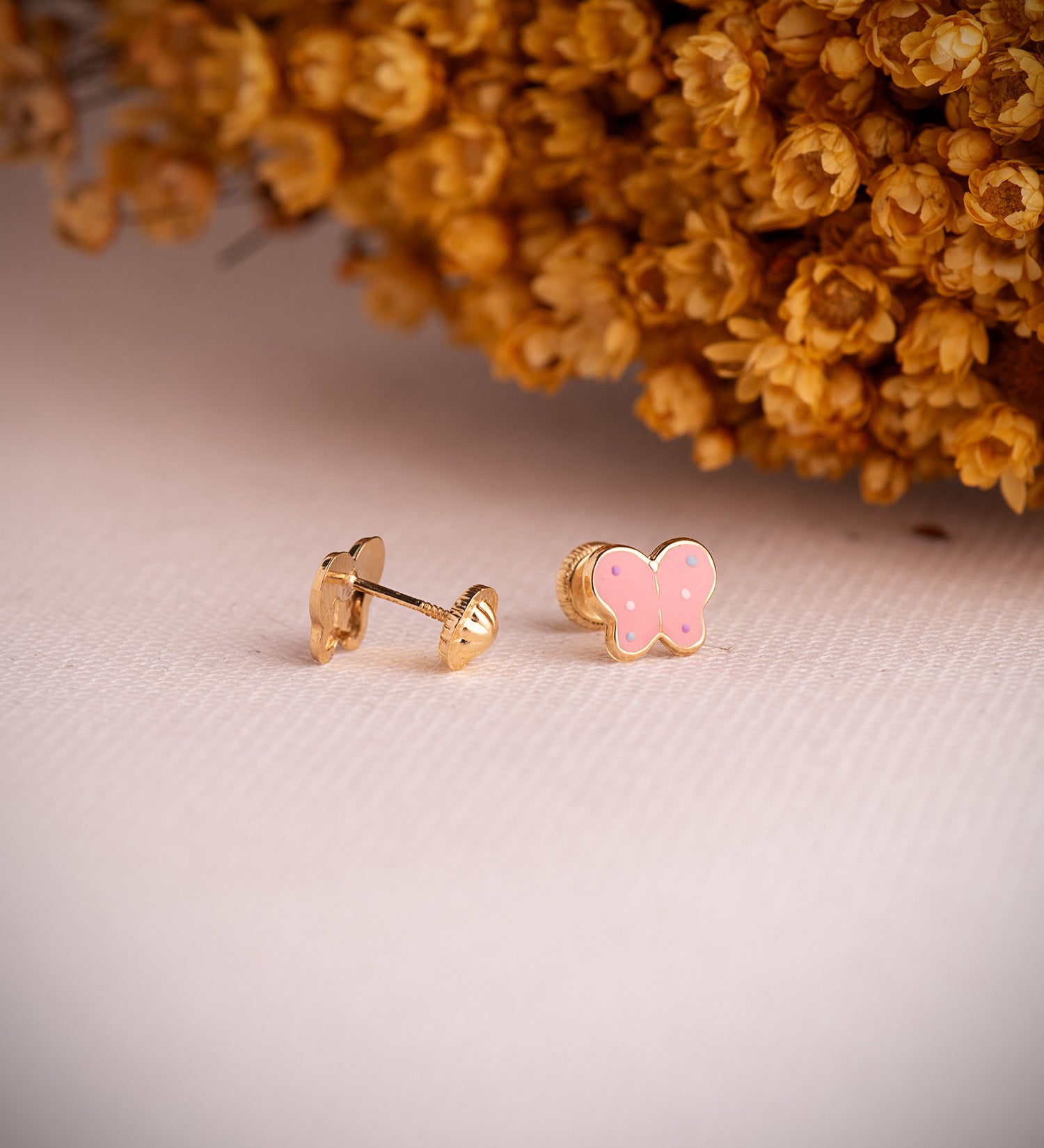 18K gul guld sommerfugleøreringe Pink emalje Størrelse: 8 x 6,5 mm skruelås