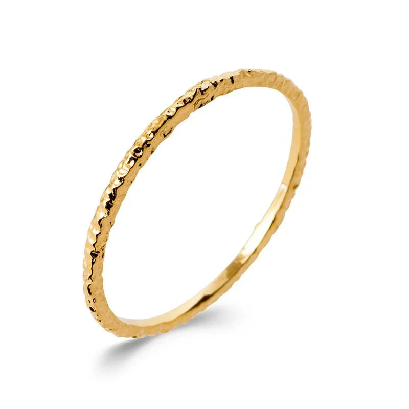 Anel martelado – banhado a ouro | Azuline