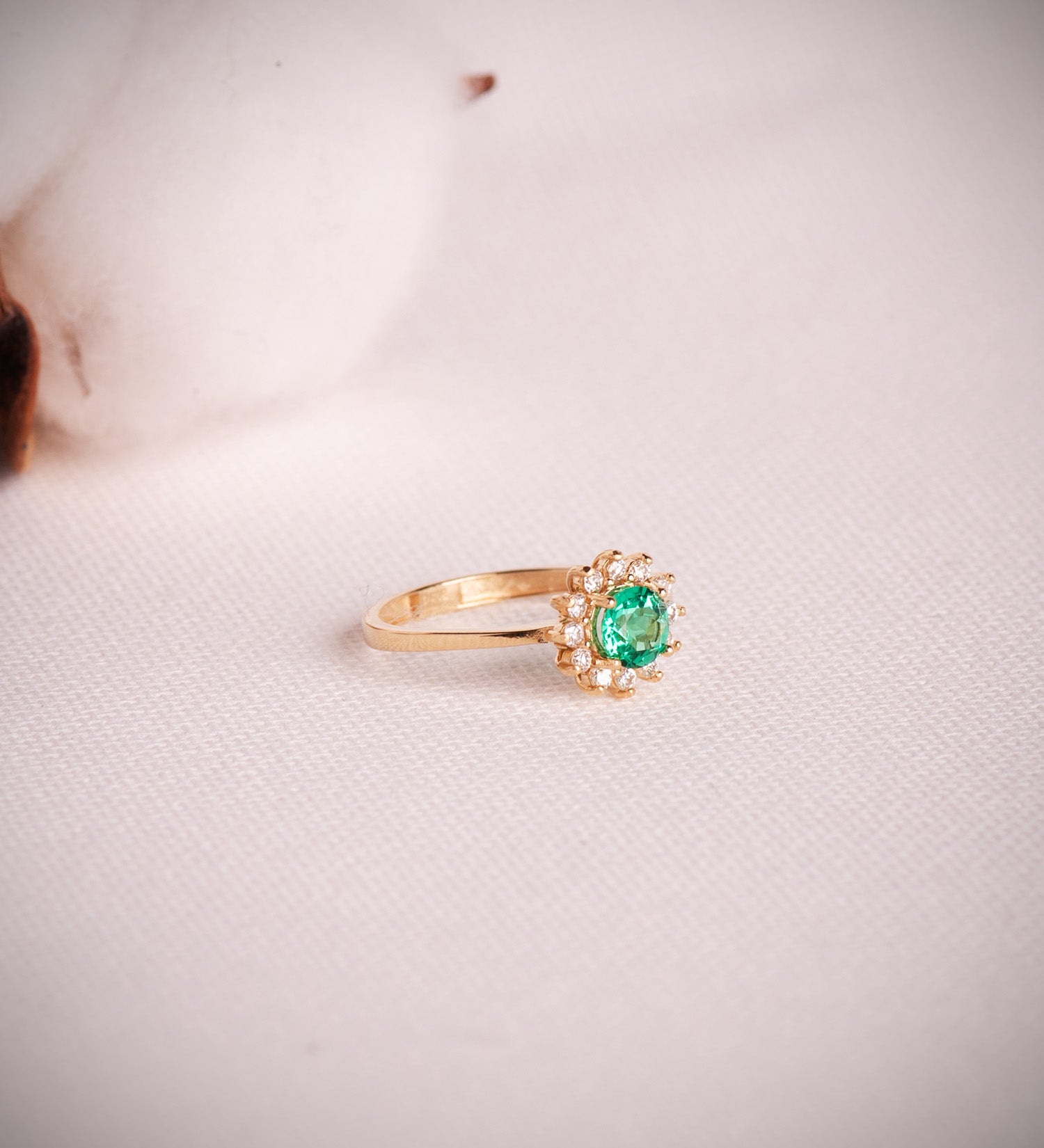 18K Yellow Ring with 5 mm 0.48 Ct Recrystallized Emerald and 0.17 Ct G Lab Diamonds - VS2