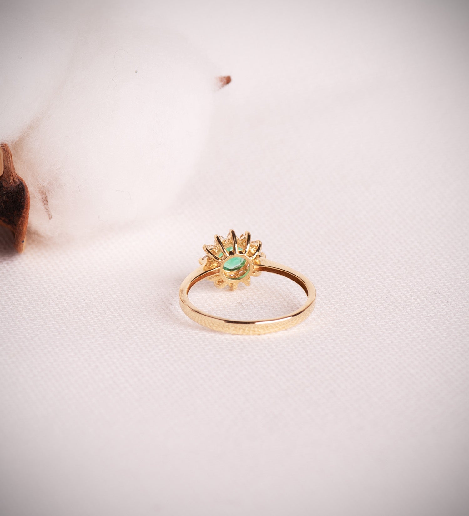 18K Yellow Ring with 5 mm 0.48 Ct Recrystallized Emerald and 0.17 Ct G Lab Diamonds - VS2