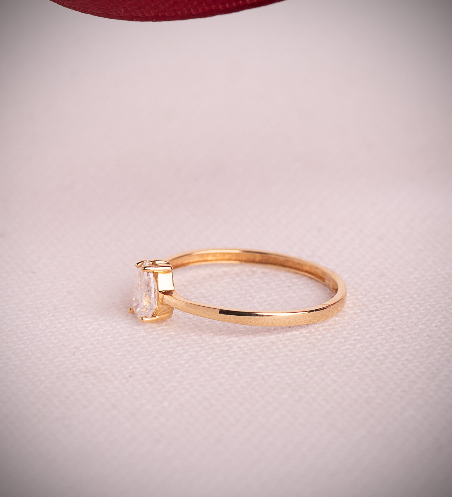 18K gul guld ring Pære Lab Diamond 0,35 Ct Lab Diamond VS2 - G Bredde: 6 mm