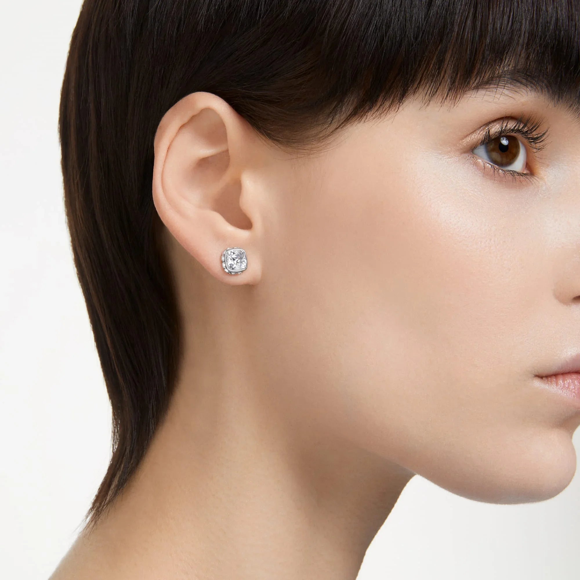 Geboortesteen april vierkante witzilveren oorknopjes voor dames – Swarovski bekijk 2